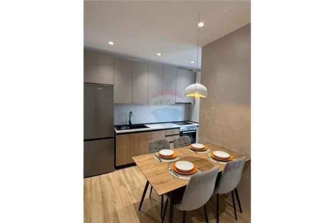 Tirane, shitet apartament 1+1+Ballkon Kati 7, 65 m² 168.000 € (rruga sali butka)