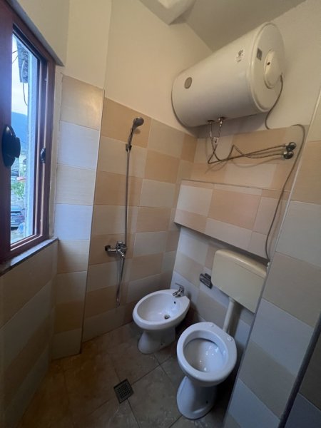 Tirane, jepet me qera apartament 2+1+Ballkon , 100 m² 350 € (Rruga Shaban duka)