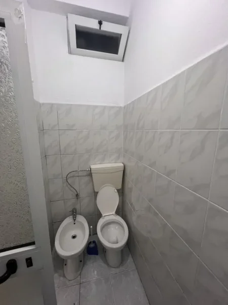 Tirane, jepet me qera shtepi 1+1 Kati 0, 60 m² 35000