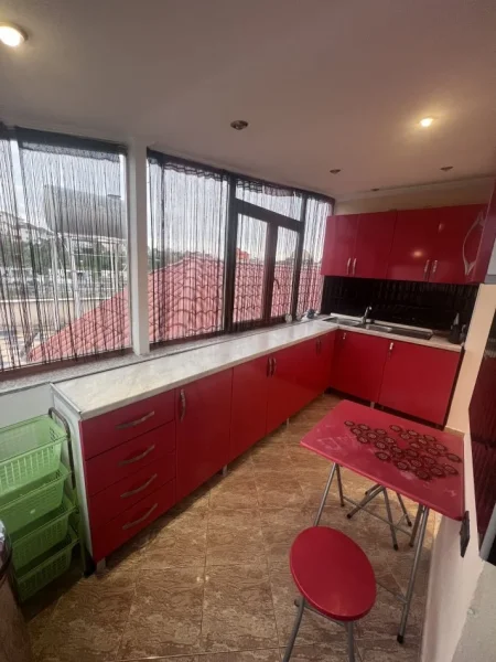 Tirane, jepet me qera apartament 2+1+Aneks+Ballkon  Kati 3, 350€ (Shaban duka)