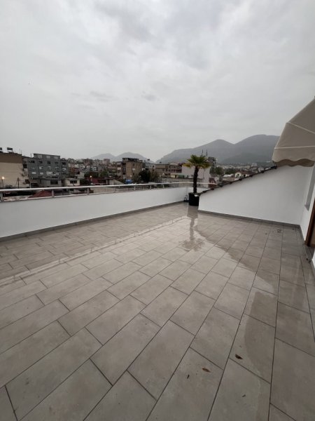 Tirane, jepet me qera apartament 2+1+Aneks+Ballkon  Kati 3, 350€ (Shaban duka)