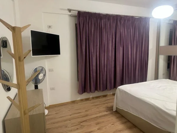 Tirane, jepet me qera apartament 2+1+Ballkon Kati 4, 87 m² 800 € (LIQENI I THATE)