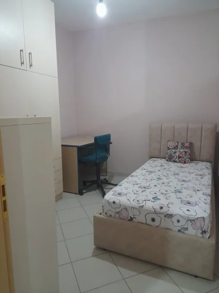Tirane, jap me qera apartament 2+1+Ballkon Kati 7, 75 m² 450 € (tom plezha)