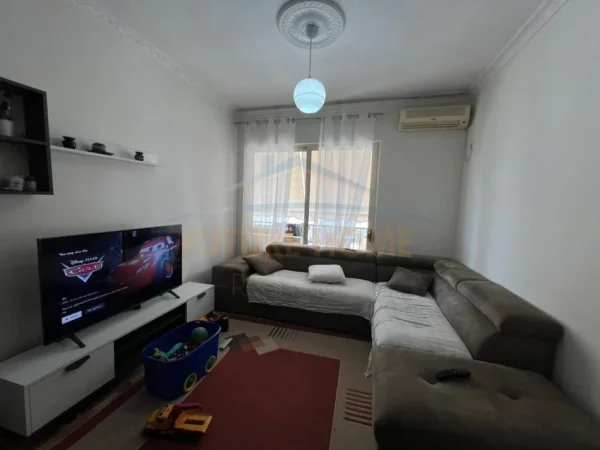 Tirane, shitet apartament 2+1 Kati 7, 91 m² 140.000 € (pranë Bar Santana)