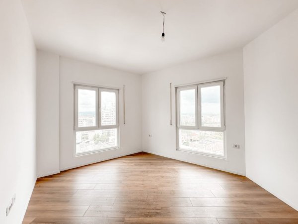 Tirane, shitet apartament 2+1+Ballkon Kati 11, 98 m² 250.000 € (Rruga e Barrikadave)