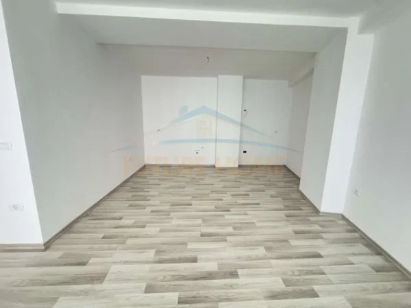 Tirane, shitet apartament 2+1 Kati 3, 107 m² 144.000 € (Kompleksi Jolla, Unaza e Re, Tiranë)
