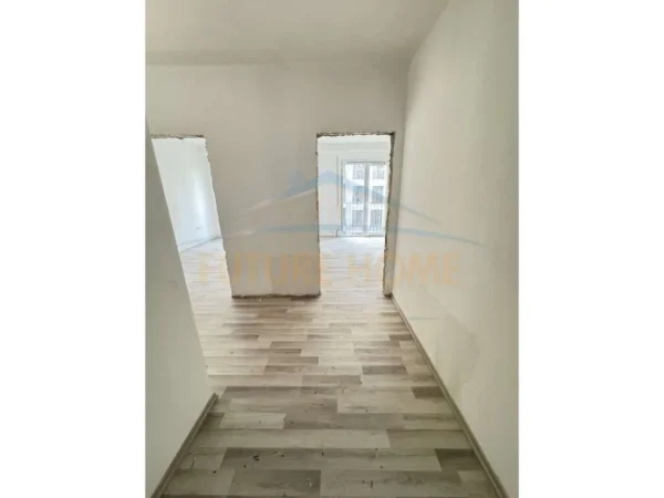 Tirane, shitet apartament 2+1 Kati 3, 107 m² 144.000 € (Kompleksi Jolla, Unaza e Re, Tiranë)
