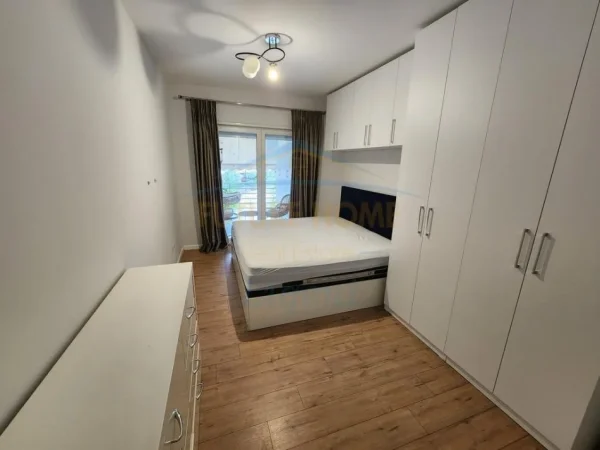 Tirane, jepet me qera apartament 2+1 Kati 1, 86 m² 800 € (Residenca Kodra e Djellit 1)