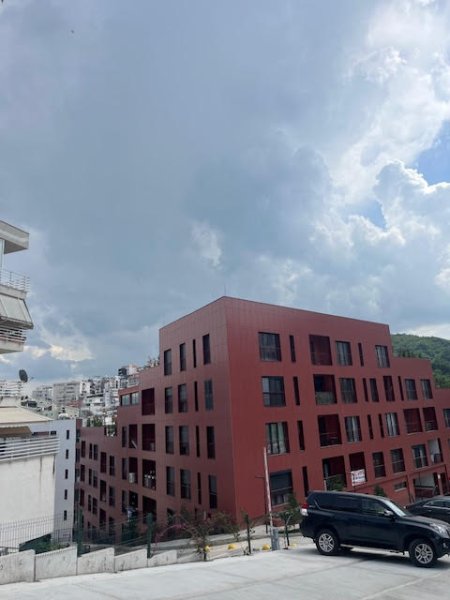 Tirane, shitet apartament 2+1+Ballkon Kati 2, 237.000 € (kodra e diellit)
