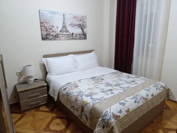 Korce, jap me qera apartament 2+1+Ballkon Kati 2, 1 m² 280 € (Midhi Kostani L 9 perballe lulishtes se shen Marise qender)