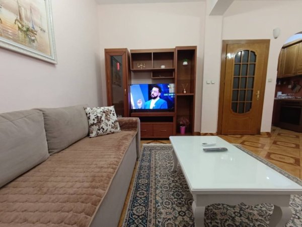 Korce, jap me qera apartament 2+1+Ballkon Kati 2, 1 m² 280 € (Midhi Kostani L 9 perballe lulishtes se shen Marise qender)