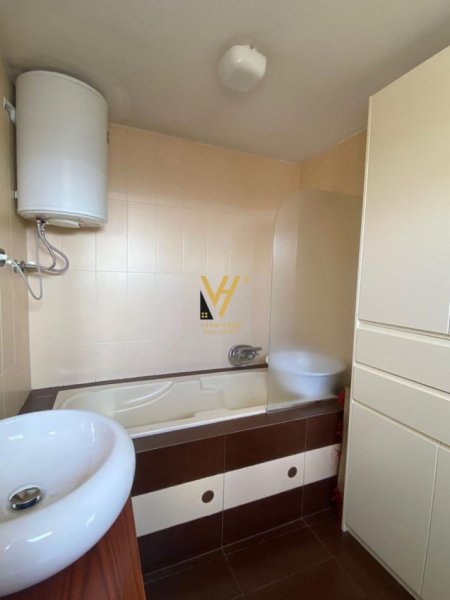 Tirane, jepet me qera apartament 2+1+Ballkon Kati 5, 120 m² 850 € (RRUGA HOXHA TASIM)