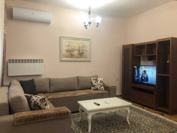 Korce, jap me qera apartament 2+1+Ballkon Kati 2, 1 m² 280 € (Midhi Kostani L 9 perballe lulishtes se shen Marise qender)