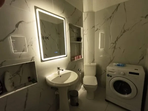 Korce, jap me qera apartament 2+1+Ballkon Kati 2, 1 m² 280 € (Midhi Kostani L 9 perballe lulishtes se shen Marise qender)