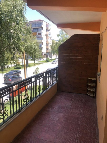 Korce, jap me qera apartament 2+1+Ballkon Kati 2, 1 m² 280 € (Midhi Kostani L 9 perballe lulishtes se shen Marise qender)