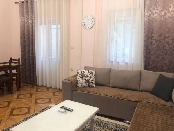 Korce, jap me qera apartament 2+1+Ballkon Kati 2, 1 m² 280 € (Midhi Kostani L 9 perballe lulishtes se shen Marise qender)