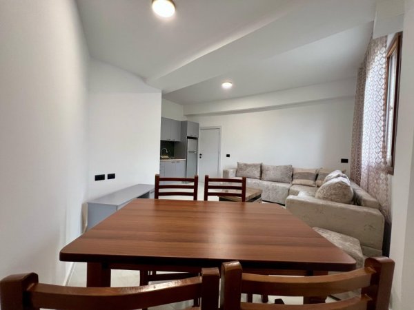 Tirane, jepet me qera apartament 1+1 Kati 2, 50 m² 300 € (Rruga Mihal Grameno)