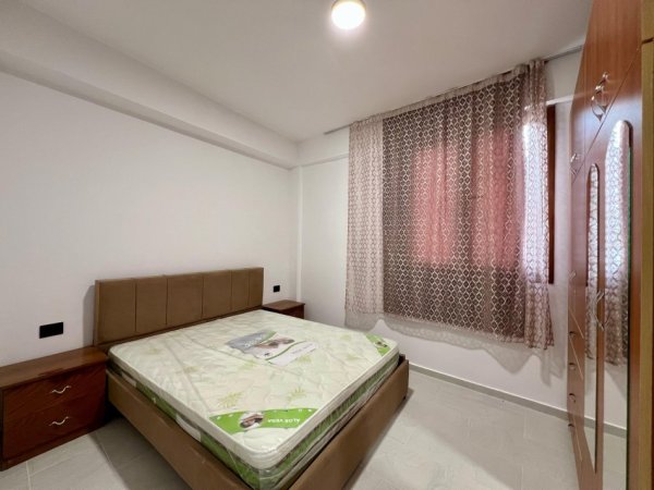 Tirane, jepet me qera apartament 1+1 Kati 2, 50 m² 300 € (Rruga Mihal Grameno)