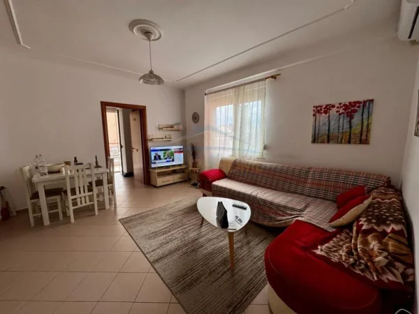 Tirane, jepet me qera apartament 1+1+Ballkon Kati 6, 67 m² 600 € (rruga e bogdaneve)