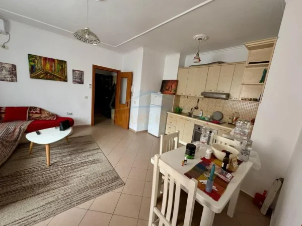 Tirane, jepet me qera apartament 1+1+Ballkon Kati 6, 67 m² 600 € (rruga e bogdaneve)