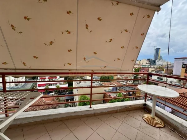 Tirane, jepet me qera apartament 1+1+Ballkon Kati 6, 67 m² 600 € (rruga e bogdaneve)