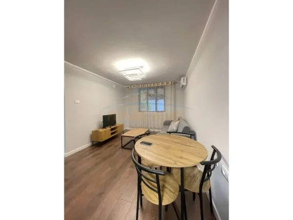 Tirane, jepet me qera apartament 1+1 Kati 0, 57 m² 550 € (Myslym Shyri)