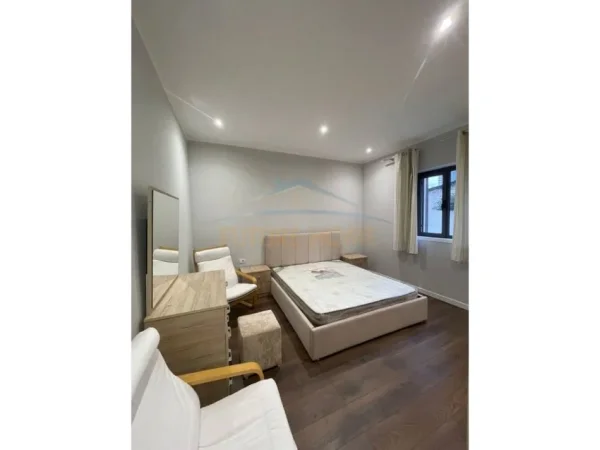 Tirane, jepet me qera apartament 1+1 Kati 0, 57 m² 550 € (Myslym Shyri)