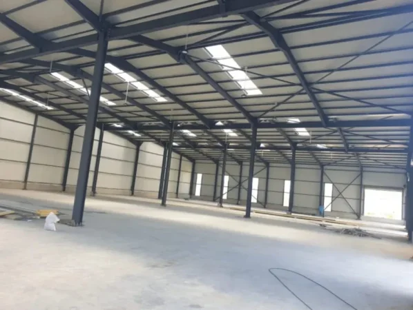 Tirane, shitet magazine Kati 0, 1.300 m² 4.000.000 € (Mezez ,Kashar)