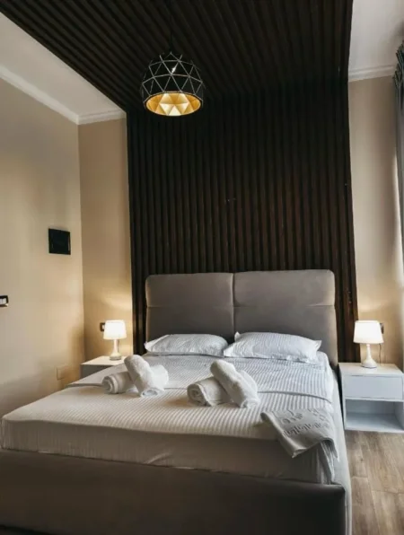 Tirane, jepet me qera hotel Kati 0, 331 m² 3.200 € (Kinostudio)