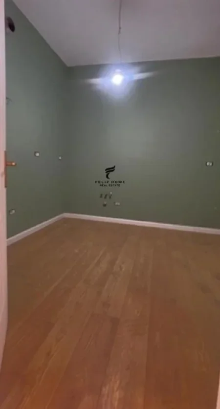 Tirane, jepet me qera apartament 2+1+Ballkon Kati 6, 70 m² 800 € (QENDER)