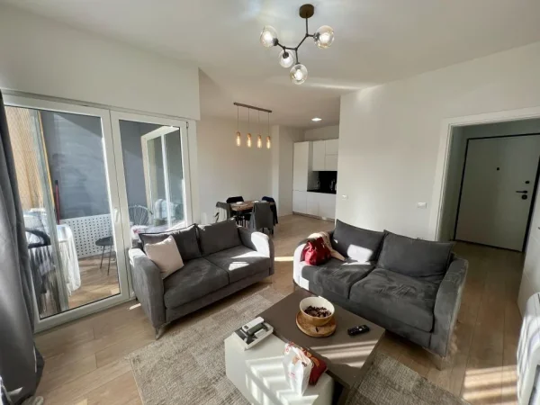 Tirane, jepet me qera 2+1 Kati 4, 100 m² 1.300 € (rruga e kosovareve)