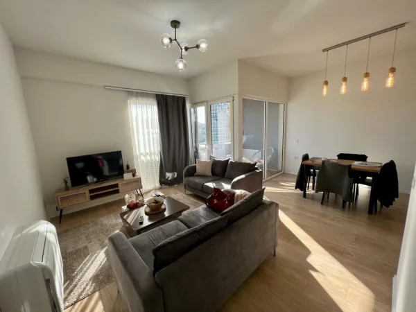 Tirane, jepet me qera 2+1 Kati 4, 100 m² 1.300 € (rruga e kosovareve)