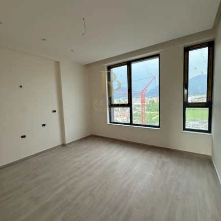 Tirane, shitet apartament 3+1+Ballkon , 134 m² 250.000 € (Bulevardi i Ri)
