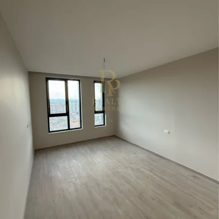 Tirane, shitet apartament 3+1+Ballkon , 134 m² 250.000 € (Bulevardi i Ri)