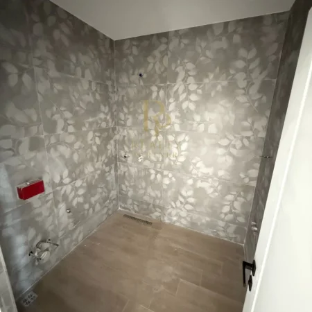 Tirane, shitet apartament 3+1+Ballkon , 134 m² 250.000 € (Bulevardi i Ri)