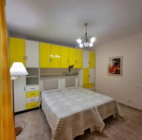 Tirane, jepet me qera apartament 1+1+Ballkon Kati 3, 71 m² 550 € (KOMUNA E PARISIT)