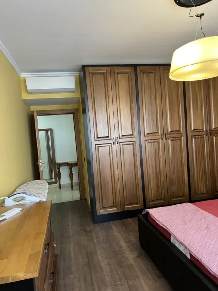 Tirane, jepet me qera apartament 2+1+Ballkon Kati 7, 95 m² 500 € (ASTIR KOMPLEKSI MOLLA)