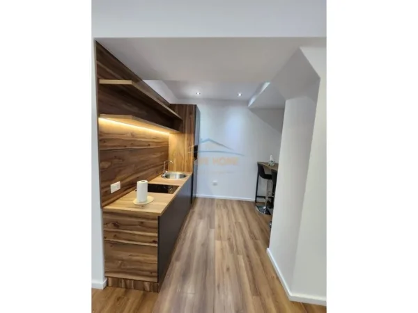 Tirane, jepet me qera apartament 1+1 Kati 11, 75 m² 1.000 € (Rruga e Kavajes)