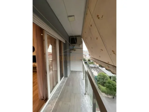 Tirane, jepet me qera apartament 2+1 Kati 4, 77 m² 800 € (Tirana Ring Center, Zogu i Zi)