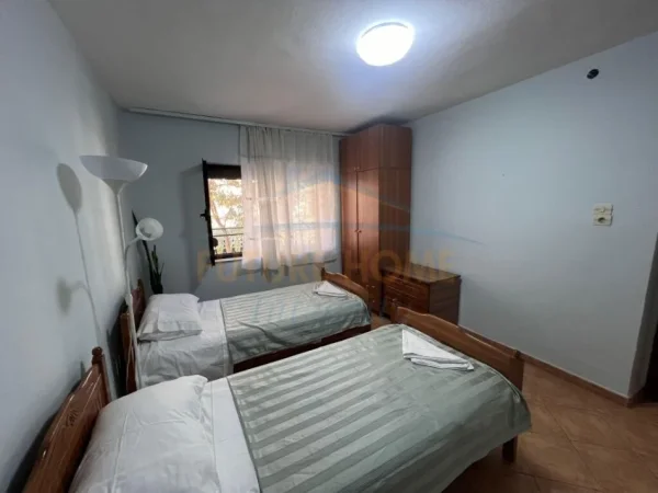 Tirane, jepet me qera apartament 2+1 Kati 2, 85 m² 500 € (Rruga Petronini Luarasi, Shkolla e Baleti, Minibas)