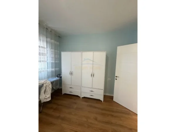 Tirane, jepet me qera apartament 2+1 Kati 4, 105 m² 750 € (Residenca Green Harmony, Porcelan, Tiranë.)