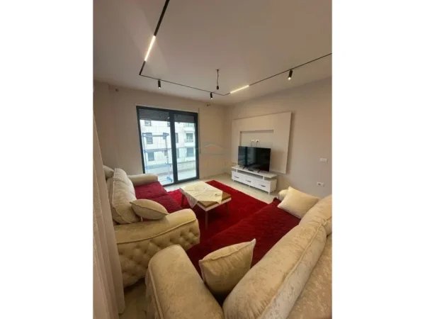 Tirane, jepet me qera apartament 2+1 Kati 4, 105 m² 750 € (Residenca Green Harmony, Porcelan, Tiranë.)