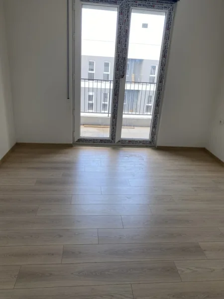 Tirane, shitet apartament 2+1+Ballkon Kati 8, 93 m² 91.000 € (Gryka Kacanikut Univers City)
