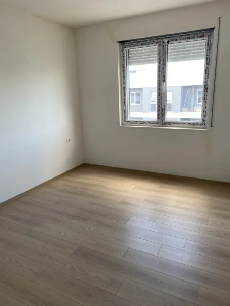 Tirane, shitet apartament 2+1+Ballkon Kati 8, 93 m² 91.000 € (Gryka Kacanikut Univers City)