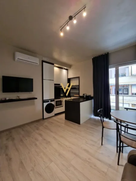 Tirane, jepet me qera apartament 1+1+Ballkon Kati 3, 50 m² 600 € (KOPSHTI ZOOLOGJIK)