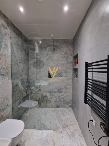 Tirane, jepet me qera apartament 1+1+Ballkon Kati 3, 50 m² 600 € (KOPSHTI ZOOLOGJIK)