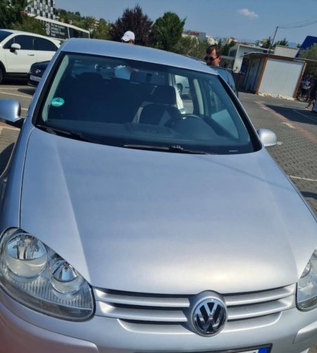 Tirane, shes makine Volkswagen golf V Nafte, gri metalizato automatik Kondicioner 283.000 km 4.500 €