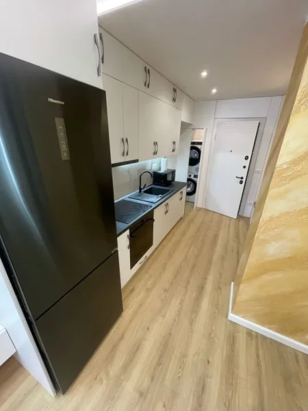 Tirane, jepet me qera apartament 1+1 Kati 3, 55 m² 550 € (BULEVARDI RI)