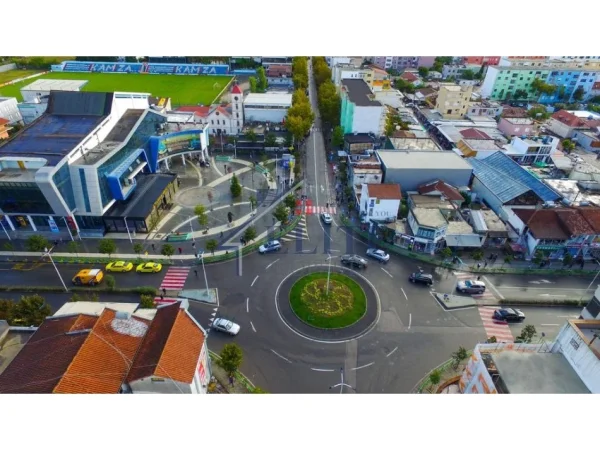 Tirane, shitet toke , 520 m² 68.000 € (Rruga OSBE)