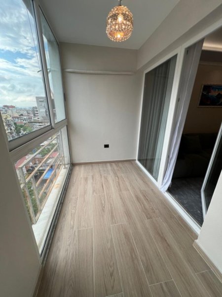 Tirane, jepet me qera apartament 1+1+Ballkon , 80 m² 600 € (Tek Zogu i Zi perballe karburant Gazheli)